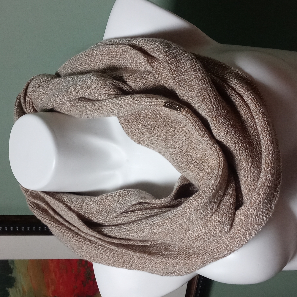 Calvin Klein Infinity Scarf - Picture 6 of 6